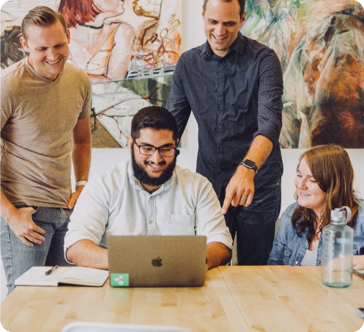 Team working together at Nur Solutions